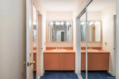 18 Lomond Place, New Rochelle, NY 10804 - Photo 12