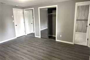 8 Lexington Ct, Coram, NY 11727 - Photo 8