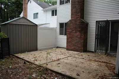 8 Lexington Court, Coram, NY 11727 - Photo 14