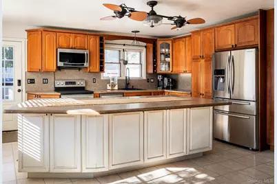 428 Montauk Highway, East Moriches, NY 11940 - Photo 8