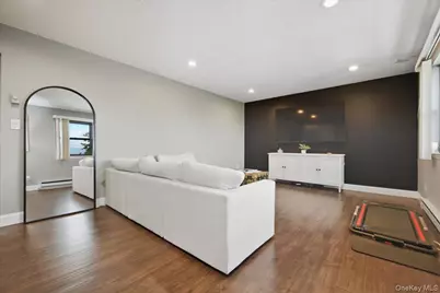 693 Wantagh Avenue, Wantagh, NY 11793 - Photo 6