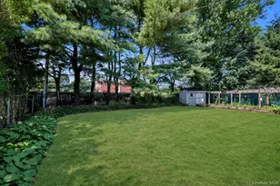 38 Loretta Dr, Syosset, NY 11791 - Photo 20