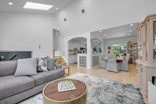 38 Loretta Dr, Syosset, NY 11791 - Photo 4