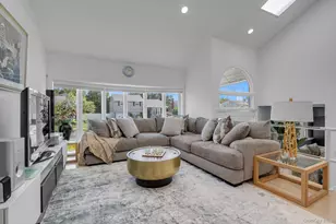 38 Loretta Dr, Syosset, NY 11791 - Photo 2