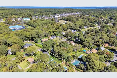 35 Suffolk Road, Hampton Bays, NY 11946 - Photo 4