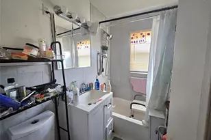 153-27 Foch Blvd, Jamaica, NY 11434 - Photo 4