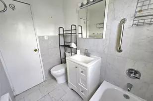 153-27 Foch Blvd, Jamaica, NY 11434 - Photo 16