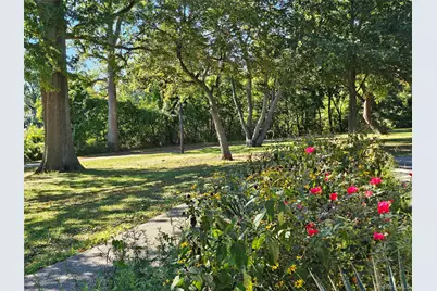 153-27 Foch Blvd, Jamaica, NY 11434 - Photo 14