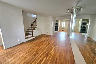 153-27 Foch Blvd, Jamaica, NY 11434 - Photo 4