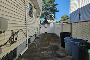 153-27 Foch Blvd, Jamaica, NY 11434 - Photo 8