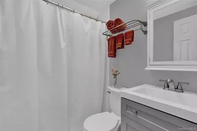 60 South Avenue, Smithtown, NY 11787 - Photo 18