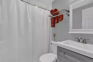 60 South Ave, Smithtown, NY 11787 - Photo 18