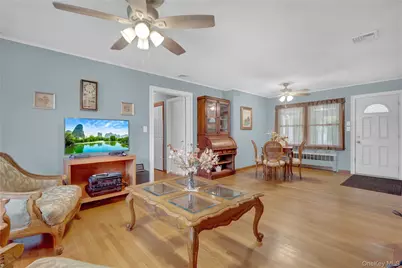 60 South Avenue, Smithtown, NY 11787 - Photo 4