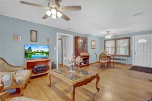 60 South Ave, Smithtown, NY 11787 - Photo 4