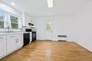 28 Elizabeth Ave, Hempstead, NY 11550 - Photo 10