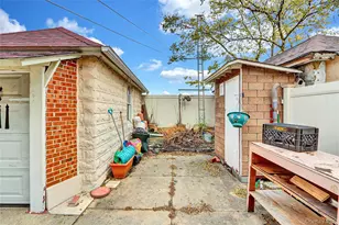 90-03 Albert Rd, Jamaica, NY 11417 - Photo 22