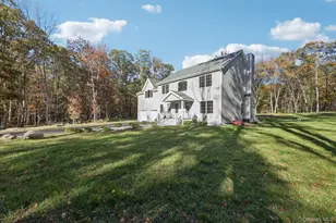 27 Oak Hill Rd, Monroe, NY 10950 - Photo 2