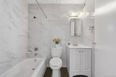 133-36 41st Road #6C, Flushing, NY 11355 - Photo 12