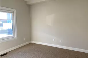 515 Jackson Ave, Lindenhurst, NY 11757 - Photo 12