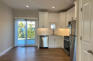 515 Jackson Ave, Lindenhurst, NY 11757 - Photo 2