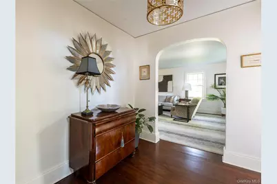 50 Eakins Road, Manhasset, NY 11030 - Photo 2