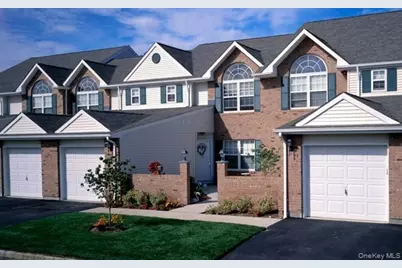 114 Horizon View Drive #114, Farmingville, NY 11738 - Photo 2