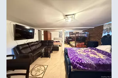 12 Hilton Court, Hicksville, NY 11801 - Photo 18