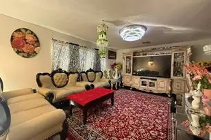 12 Hilton Ct, Hicksville, NY 11801 - Photo 6