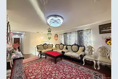 12 Hilton Court, Hicksville, NY 11801 - Photo 8