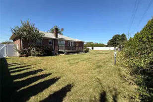 12 Hilton Ct, Hicksville, NY 11801 - Photo 28