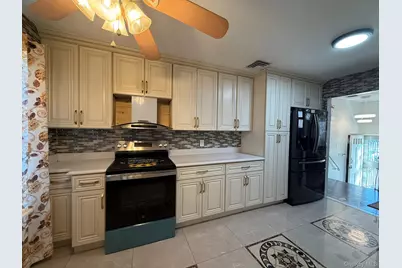 12 Hilton Court, Hicksville, NY 11801 - Photo 4