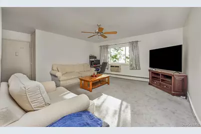 56 Richmond Boulevard #2B, Ronkonkoma, NY 11779 - Photo 4