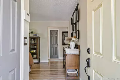 2 Overlook Drive, Huntington, NY 11743 - Photo 4