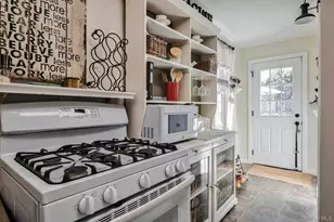 2 Overlook Dr, Huntington, NY 11743 - Photo 16