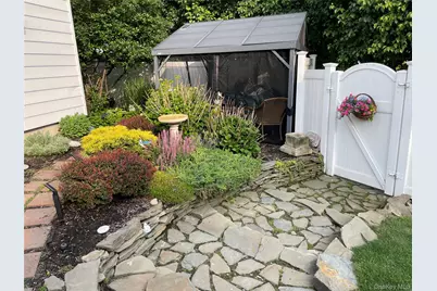 2 Overlook Drive, Huntington, NY 11743 - Photo 20