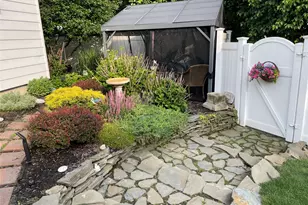 2 Overlook Dr, Huntington, NY 11743 - Photo 20