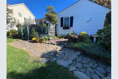 2 Overlook Drive, Huntington, NY 11743 - Photo 18