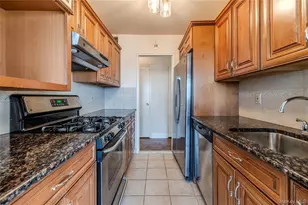 166-25 Powells Cove Blvd, Whitestone, NY 11357 - Photo 22