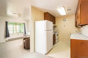 261 Newcastle Ct, Ridge, NY 11961 - Photo 8