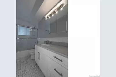 28 Williams Boulevard #28-2E, Lake Grove, NY 11755 - Photo 10