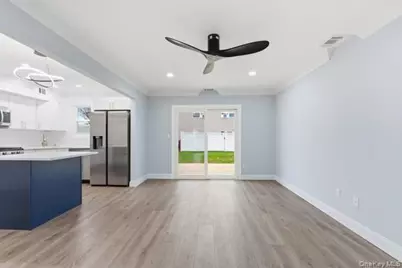 2733 Schleigel Boulevard, Amityville, NY 11701 - Photo 12