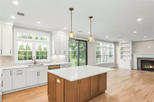 22 Cheshire Ave, Syosset, NY 11791 - Photo 12