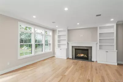 22 Cheshire Avenue, Syosset, NY 11791 - Photo 16