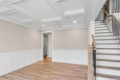 22 Cheshire Avenue, Syosset, NY 11791 - Photo 6