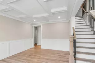 22 Cheshire Ave, Syosset, NY 11791 - Photo 6