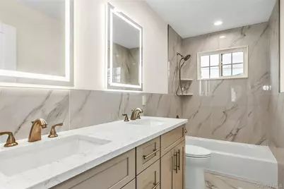 22 Cheshire Avenue, Syosset, NY 11791 - Photo 28