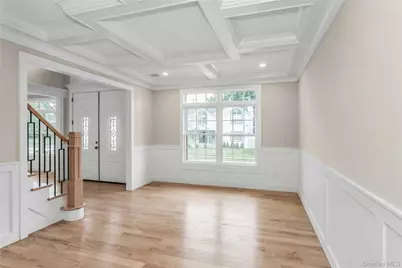 22 Cheshire Avenue, Syosset, NY 11791 - Photo 8