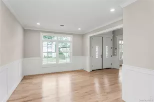 22 Cheshire Ave, Syosset, NY 11791 - Photo 10