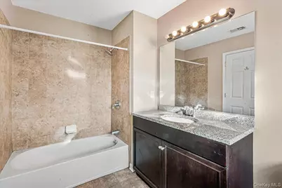 122-16 Powells Cove Boulevard #123, College Point, NY 11356 - Photo 14