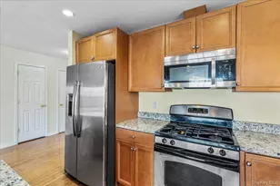 122-16 Powells Cove Blvd, College Point, NY 11356 - Photo 8